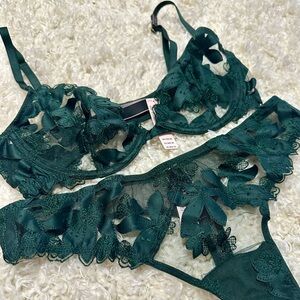 Victoria's Secret Teal Lace Bra Set